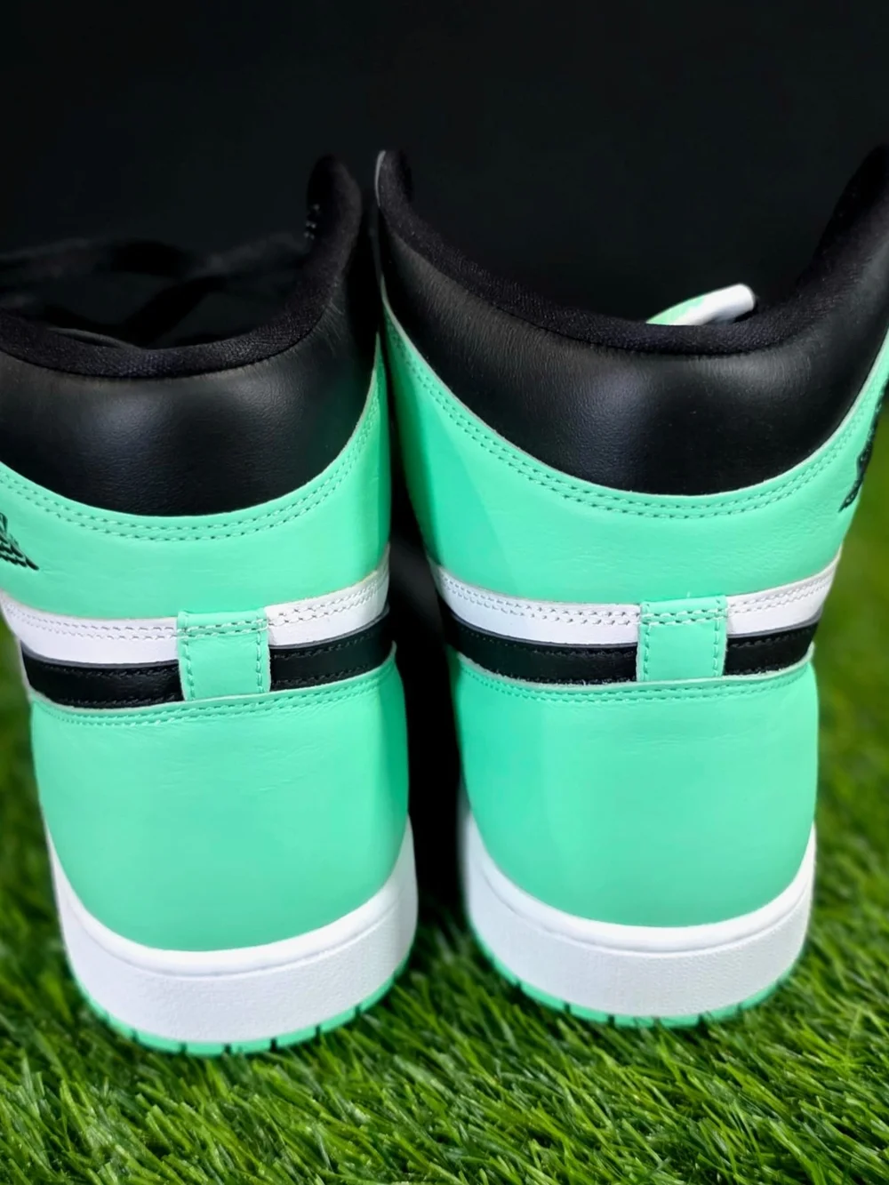 Air Jordan 1 Retro High OG Green Glow